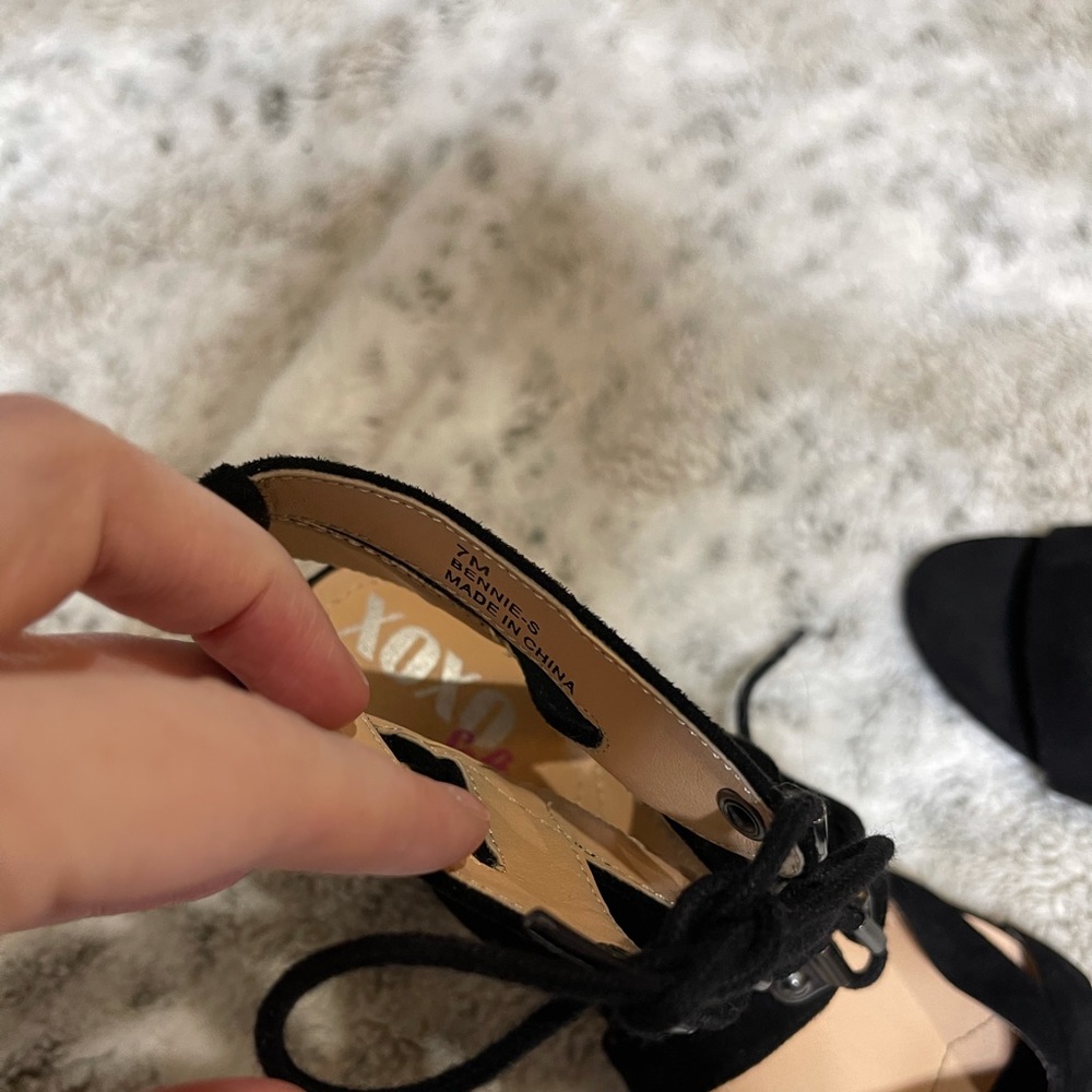 XOXO Soft Black strap high heels size 7 - Picture 4 of 4
